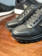 P - SNEAKERS