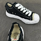 A - SNEAKERS