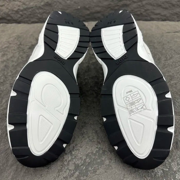 D - SNEAKERS