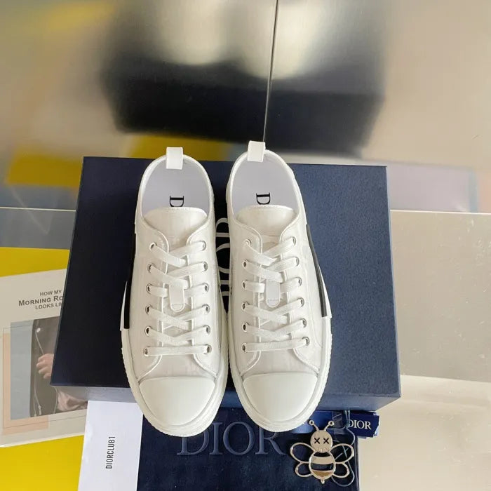D - SNEAKERS