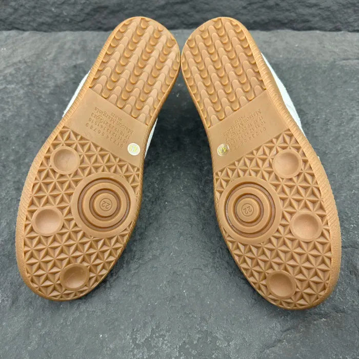 M - SNEAKERS