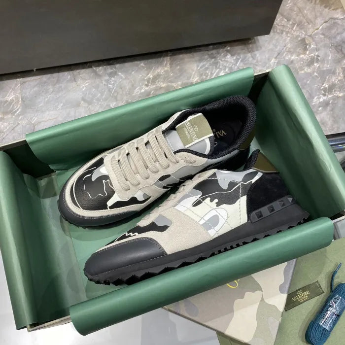 V - SNEAKERS