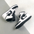 N - SNEAKERS