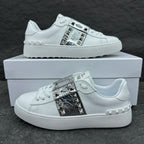 V - SNEAKERS