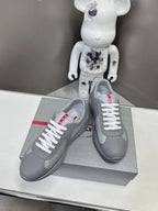 P - SNEAKERS