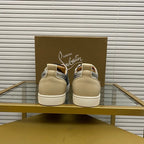 C - SNEAKERS