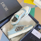 D - SNEAKERS