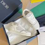 D - SNEAKERS