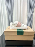 V - SNEAKERS