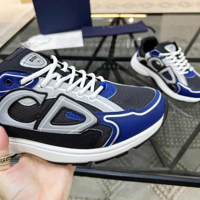 D - SNEAKERS