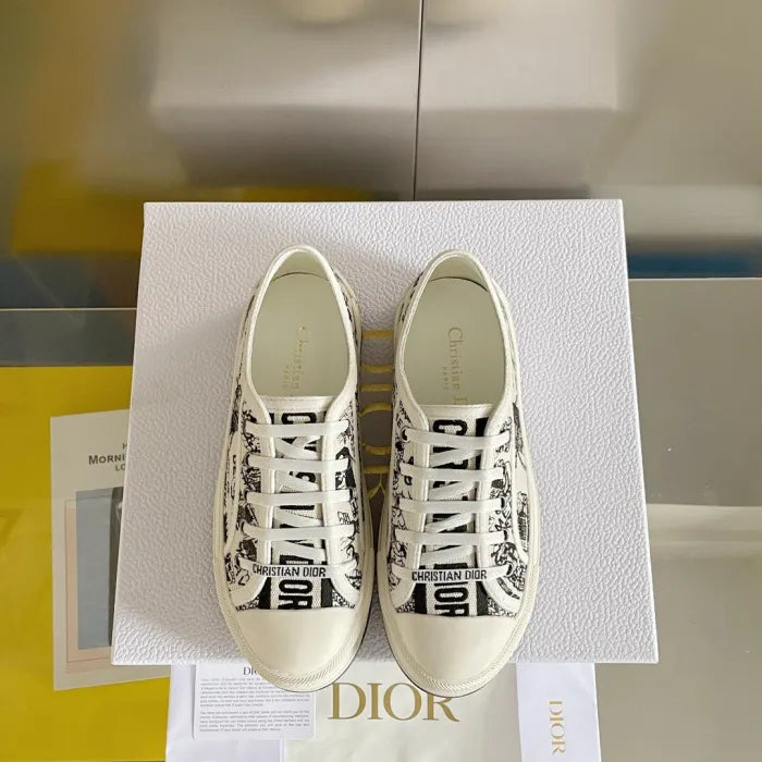 D - SNEAKERS