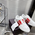 V - SNEAKERS
