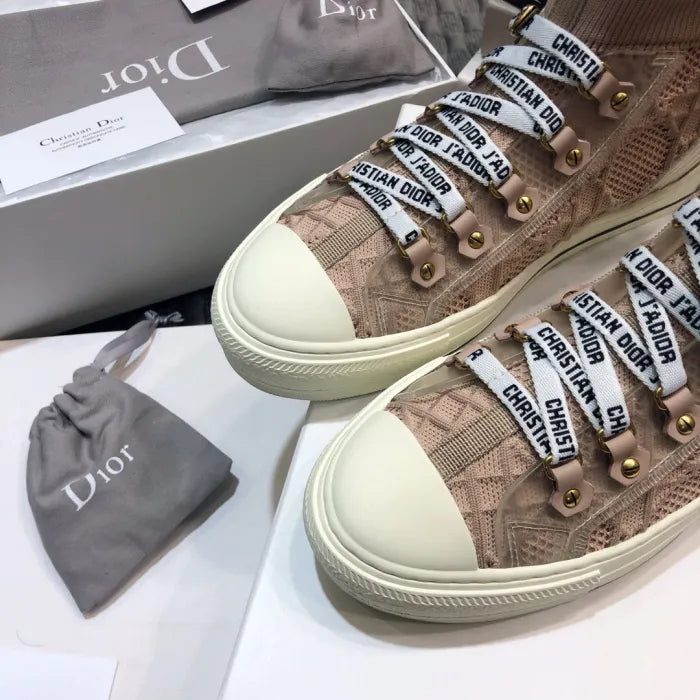 D - SNEAKERS