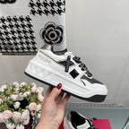 V - SNEAKERS